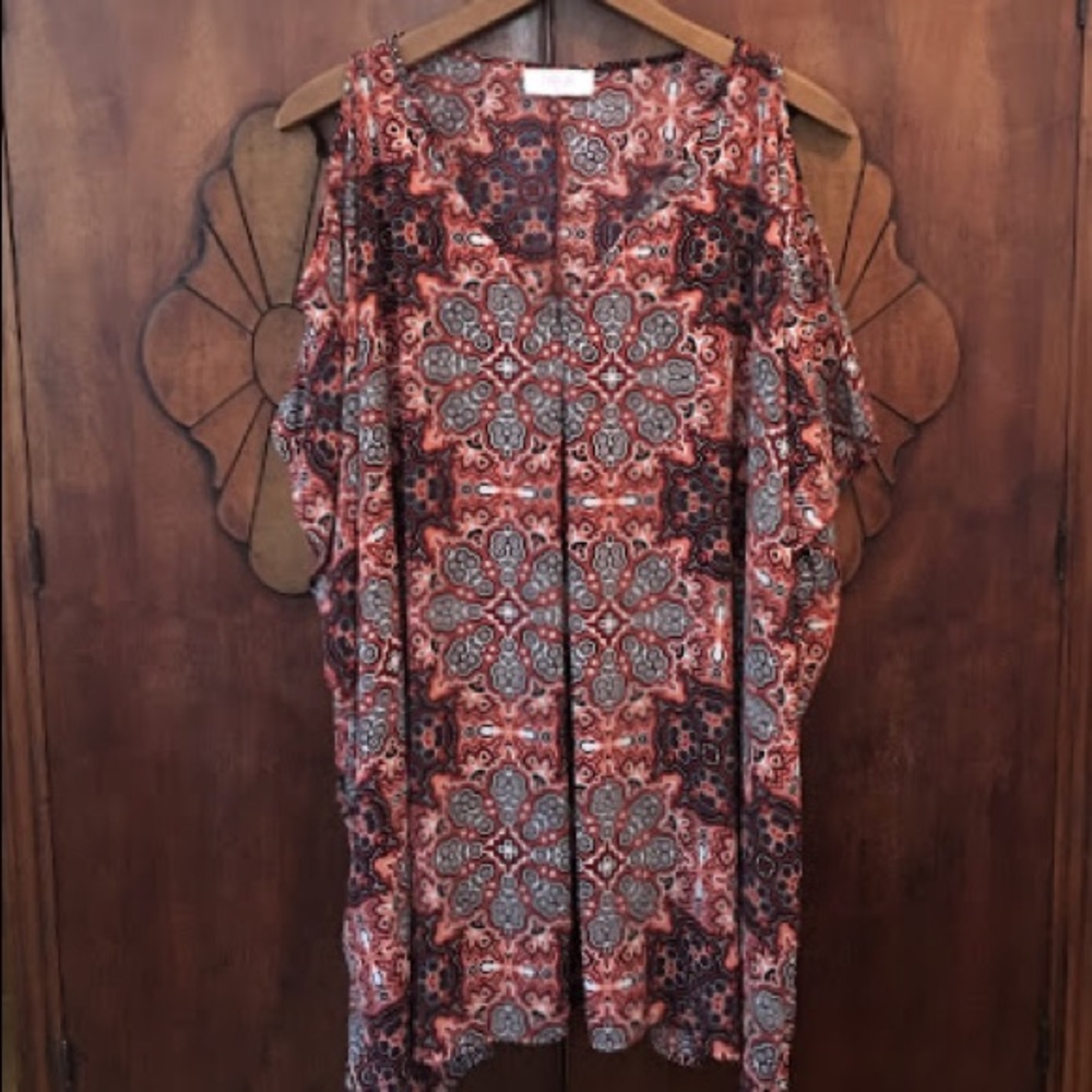 Cold-shoulder Tunic